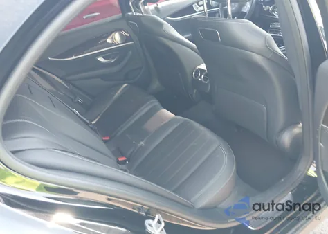 2018 Mercedes-Benz E 300 z USA, uszkodzony, nr VIN WDDZF4JB4JA480056